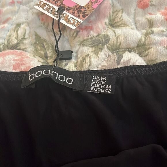 Boohoo black body con dress - Picture 3 of 3